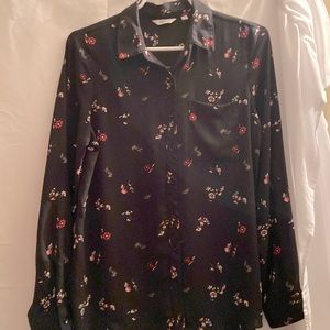 Ladies almost brand new blouse in small (fits larger) more med-large